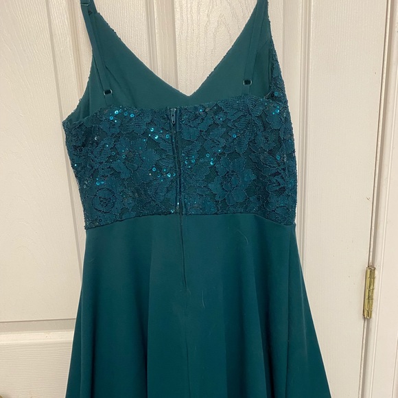 Beautiful short dress for prom or homecoming or even an evening out. Like new - Picture 1 of 4